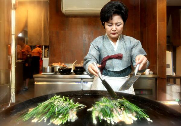 β(ȥ)ɽ뿩ƲϥѥפǤ1940ǯ³ѥ(ͥ¥)̣ǡڰŹ˻ꤵƤޤŹ϶ǯβФƥåʷϵˡ饹ۤ˥ѥƤͻҤį뤳ȤǤޤͥȤäפεΤΥѥϡդ餫ħΥ奸(ɻ̣)ˤĤƤȤ̣UP