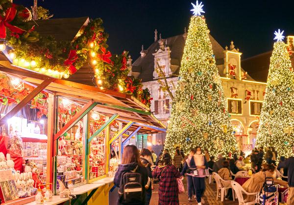 【光の街のクリスマス】今年はエリアを拡大！クリスマスムード満載に♪華やかなショーや本場の雑貨にグルメ、ヨーロッパにいるかのような聖夜体験を☆（©ハウステンボスF0350）