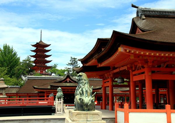 日本三景宮島厳島神社と奥道後温泉壱湯の守