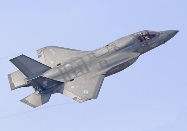 最新鋭ステルス戦闘機F-35B｢ライトニング II｣の迫力満点な機動飛行と目の前でホバリングする勇姿が見れるかも!?（※イメージ）
