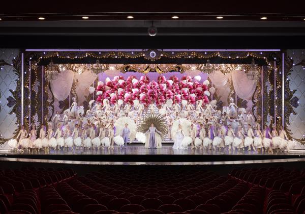 ¸ø±é¤Î½ª¤ï¤ê¤ËÁ´°÷·¤¦¡Ø¥Ñ¥ì¡¼¥É¡Ù¥È¥Ã¥×¥¹¥¿¡¼¤¬Â籩º¬¤òÇØÉé¤Ã¤ÆÂ糬Ãʤò¹ß¤ê¤Æ¤¯¤ë¥·¡¼¥ó¤Ï¿À¡¹¤·¤¤¤Û¤É¤ÎÈþ¤·¤µ¤Ç¤¹¡£¤³¤Î¥·¡¼¥ó¤ò´Ñ¤ë¤À¤±¤Ç¤â¡ÈÊõÄͤËÍè¤ÆÎɤ«¤Ã¤¿¡É¤È»×¤¨¤Þ¤¹¡ª