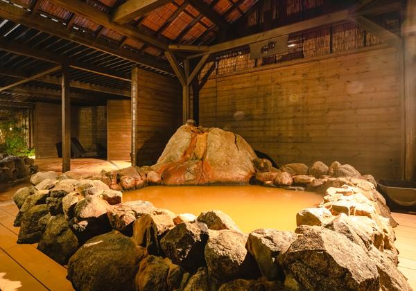 ÍÇϲ¹Àô¤ÎÎò»Ë¤ò¸Þ´¶¤Ç´®Ç½¤Ç¤¤ë¡¢¥¨¥ê¥¢ºÇÂçµé¤Î²¹Àô¥Æ¡¼¥Þ¥Ñ¡¼¥¯¡ÖÂÀ¹Þ¤ÎÅò¡×¡£Ë¿Ã½¨µÈ¤¬°¦¤·¤¿¡Ö²«¶â¤Î¾ø¤·É÷Ϥ¡×¤òºÆ¸½¤·¤¿¥µ¥¦¥Ê¤ä¡¢ÍÇϤò¾Ýħ¤¹¤ë¡Ö¶âÀô¡×¡Ö¶äÀô¡×¤òìÔÂô¤Ë¿¥¤ê¸ò¤¼¤¿26¼ïÎà¤â¤Î¤ªÉ÷Ϥ¤¬Ì¥ÎϤǤ¹¡£½¨µÈ¤ÎÎò»Ë¥í¥Þ¥ó¤¬Éº¤¦´ÛÆâ¤Ç¤Ï¡¢Ì¾Åò¤Î·Ã¤ß¤òÁ´¿È¤Çµý¼õ¤¹¤ë»êÊ¡¤Î¤Ò¤È¤È¤¤ò¤ª²á¤´¤·¤¤¤¿¤À¤±¤Þ¤¹¡£¹¡¹¤È¤·¤¿ÏªÅ·É÷Ϥ¤Ç½é²Æ¤ÎÉ÷¤ò´¶¤¸¤Ê¤¬¤é¡¢Æü¾ï¤òÎ¥¤ì¤¿¶Ë¾å¤ÎÌþ¤ä¤·¤ò¤´Â賤¯¤À¤µ¤¤¡£